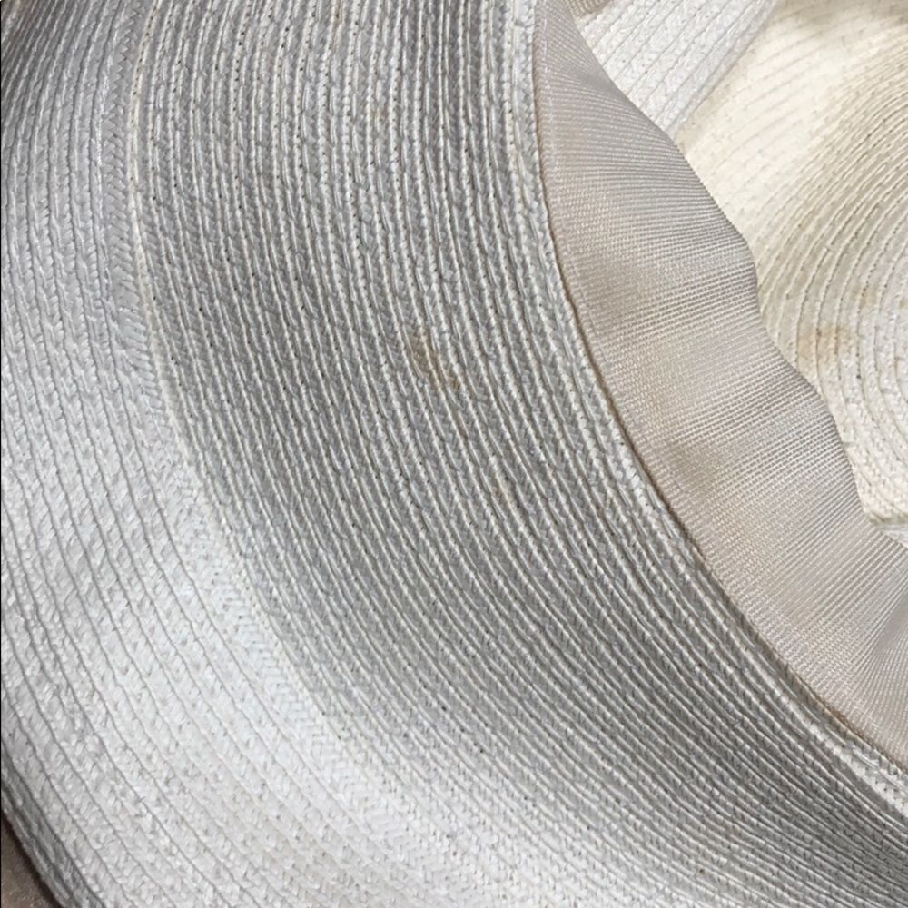 Used floppy hat. White - Picture 5 of 8